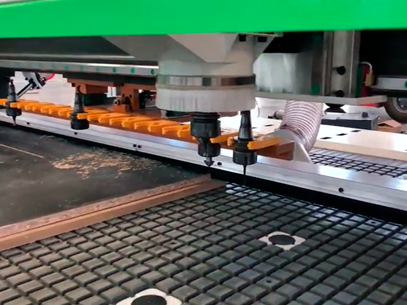 CNC Robust - Empurrador com Aspiração