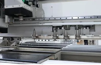MaxDrill M 6.5 - Visão Geral com Mesa e Proteções