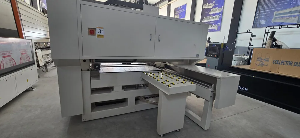 MaxDrill M5 - Vista Lateral Mesa Flutuante